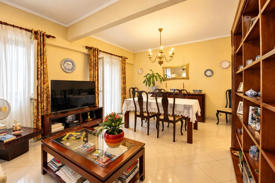 Apartamento T3 para Venda em Algés, Linda-A-Velha e Cruz Quebrada-Dafundo Foto 1