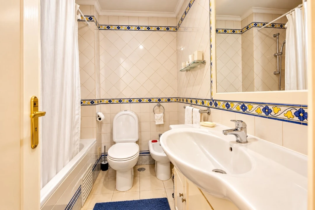 Apartamento T3 para Venda em Algés, Linda-A-Velha e Cruz Quebrada-Dafundo Foto 12