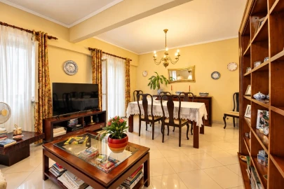 Apartamento T3 para Venda em Algés, Linda-A-Velha e Cruz Quebrada-Dafundo