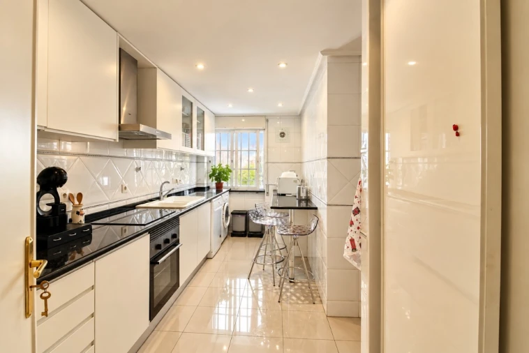 Apartamento T3 para Venda em Algés, Linda-A-Velha e Cruz Quebrada-Dafundo Foto 4