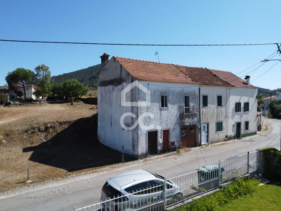 Moradia T2 para Venda em Chão de Couce Foto 3