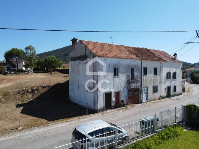 Moradia T2 para Venda em Chão de Couce Foto 3