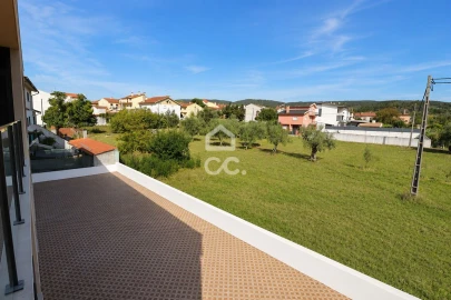 Apartamento T2 para Arrendamento em Avelar