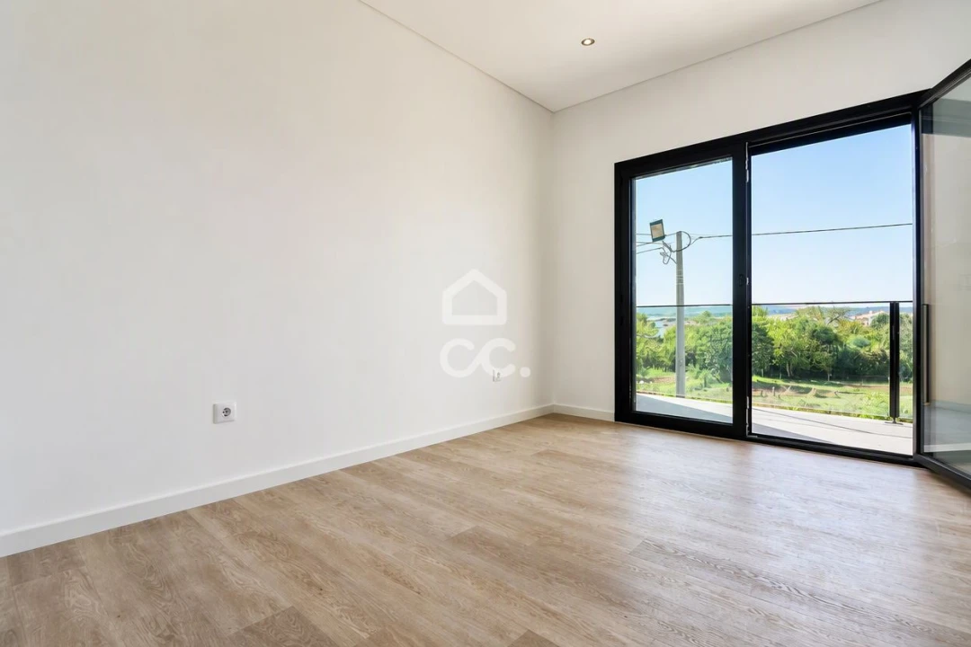 Apartamento T2 para Arrendamento em Avelar Foto 3