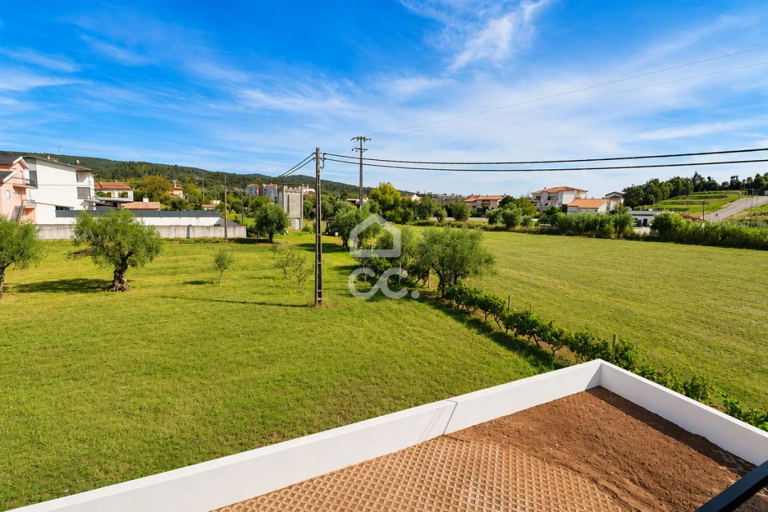 Apartamento T2 para Arrendamento em Avelar Foto 7