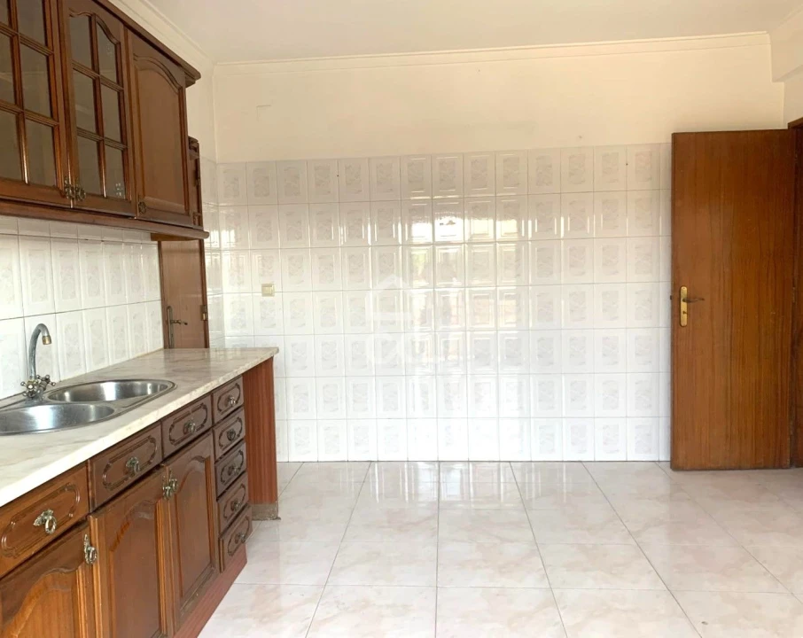 Apartamento T2 para Venda em Amora Foto 1