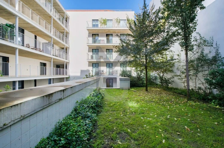 Apartamento T2 para Venda em Arroios Foto 44