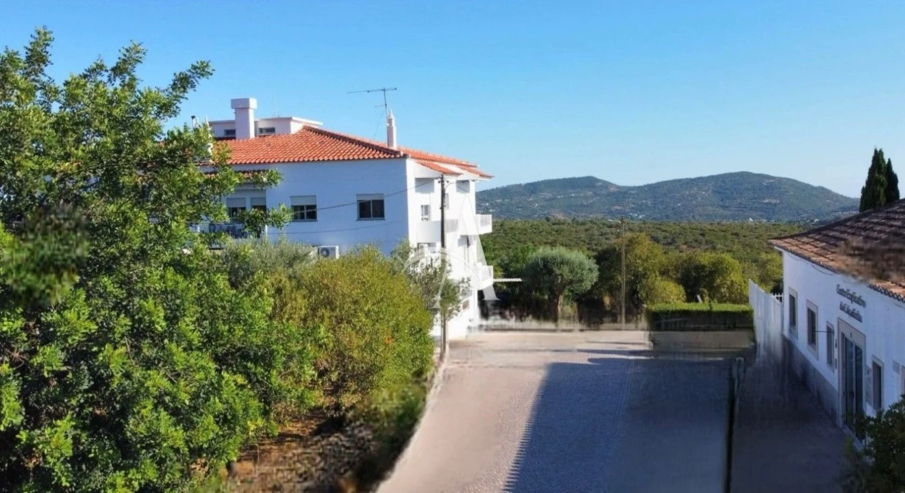 Apartamento T3 para Venda em São Brás de Alportel Foto 1