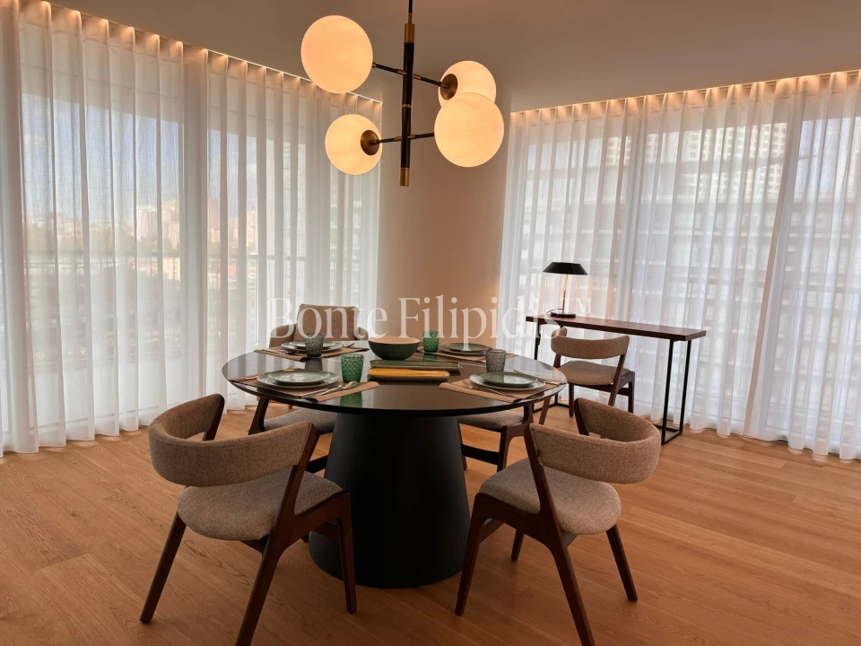 Apartamento T1 para Arrendamento em Campolide Foto 5