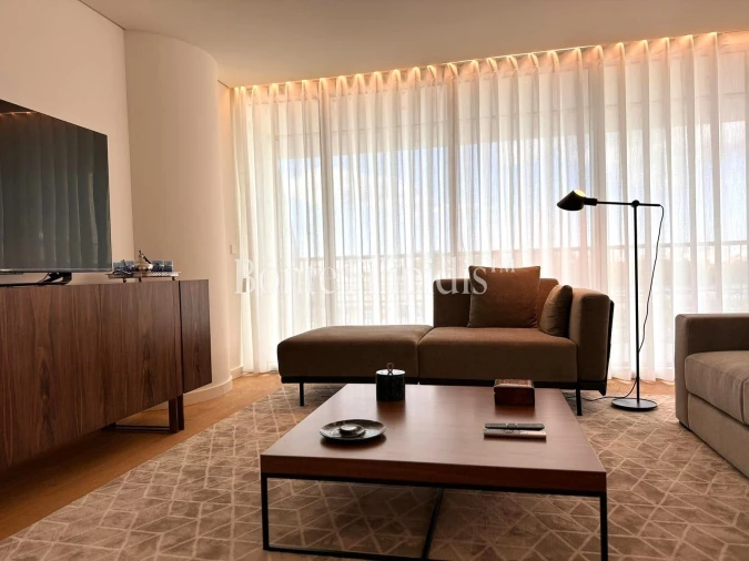 Apartamento T1 para Arrendamento em Campolide Foto 3
