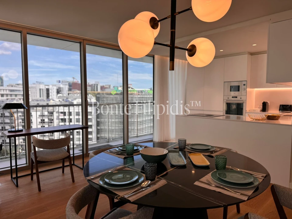 Apartamento T1 para Arrendamento em Campolide Foto 1