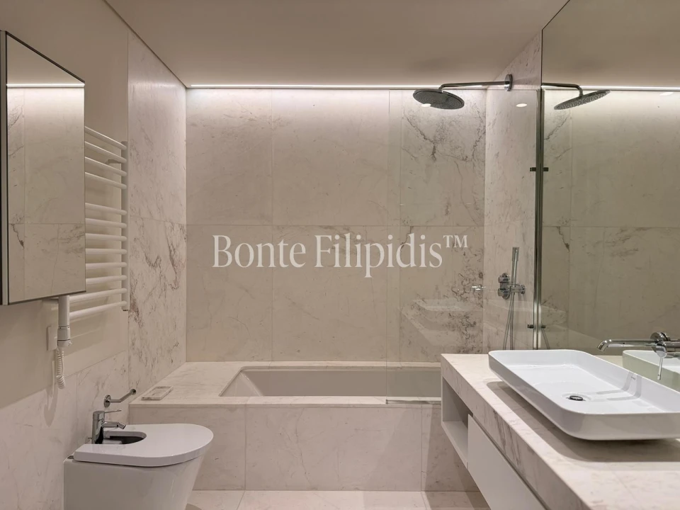 Apartamento T1 para Arrendamento em Campolide Foto 13