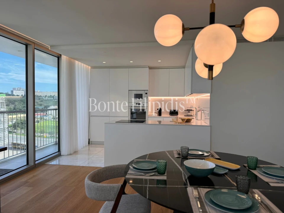 Apartamento T1 para Arrendamento em Campolide Foto 8