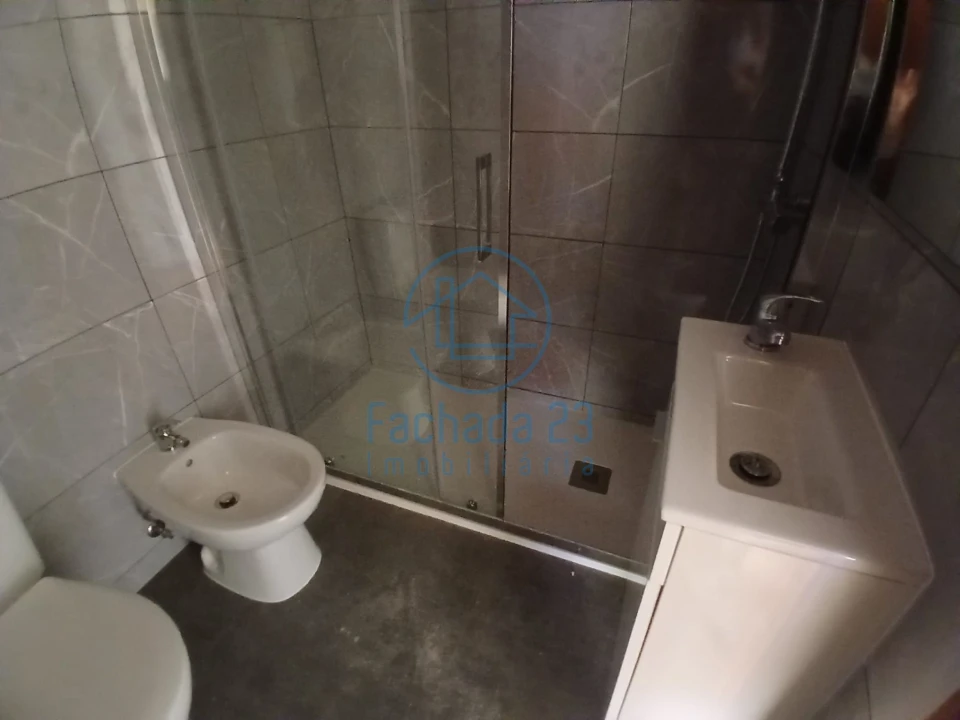 Apartamento T3 para Venda em Vilar de Andorinho Foto 16