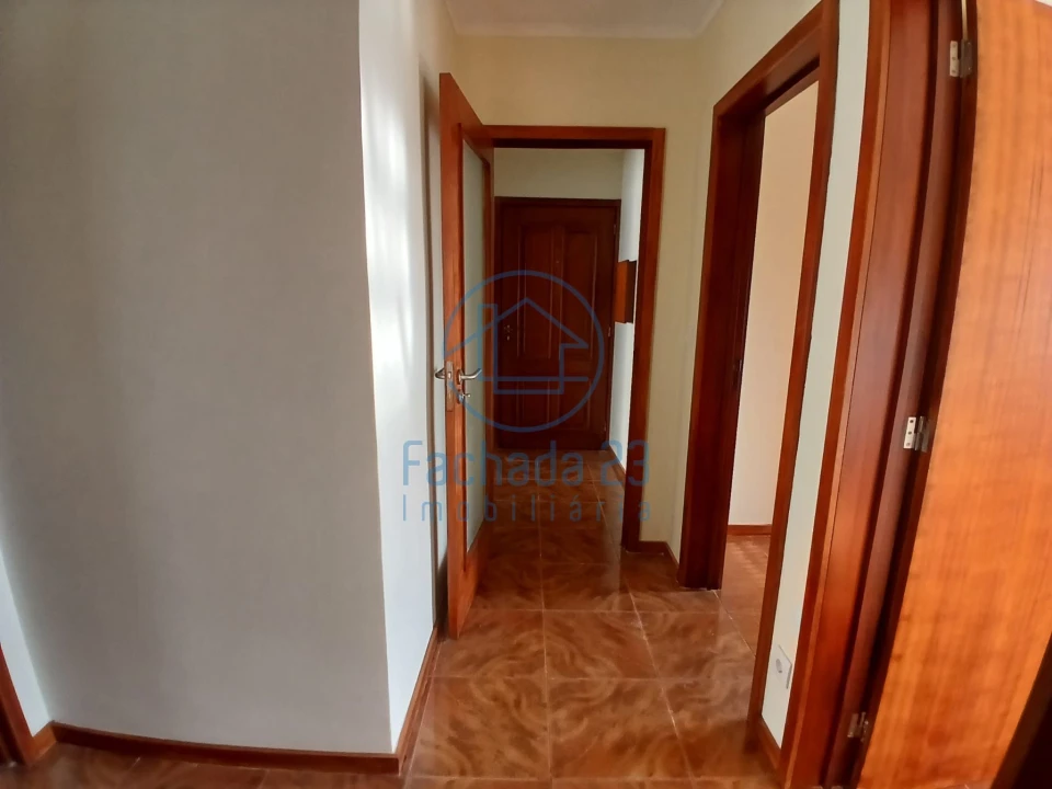 Apartamento T3 para Venda em Vilar de Andorinho Foto 3