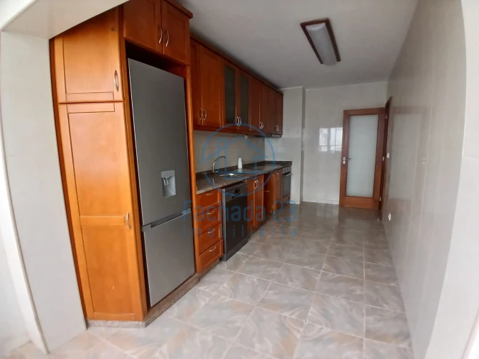 Apartamento T3 para Venda em Vilar de Andorinho Foto 11