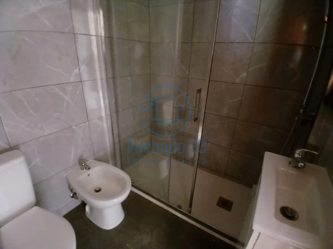 Apartamento T3 para Venda em Vilar de Andorinho Foto 15