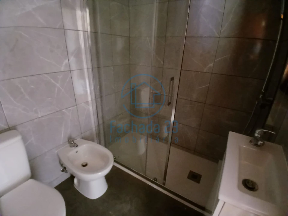 Apartamento T3 para Venda em Vilar de Andorinho Foto 15