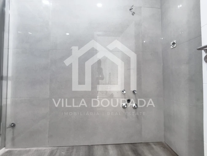 Moradia T3 para Venda em Santa Marinha e São Pedro da Afurada Foto 21