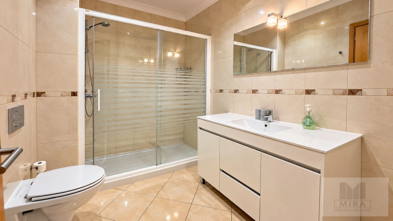 Apartamento T1 para Venda em Portimão Foto 3