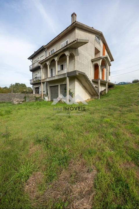 Moradia T4 para Venda em Santa Marinha e São Pedro da Afurada