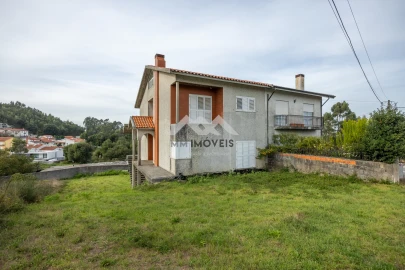 Moradia T4 para Venda em Santa Marinha e São Pedro da Afurada