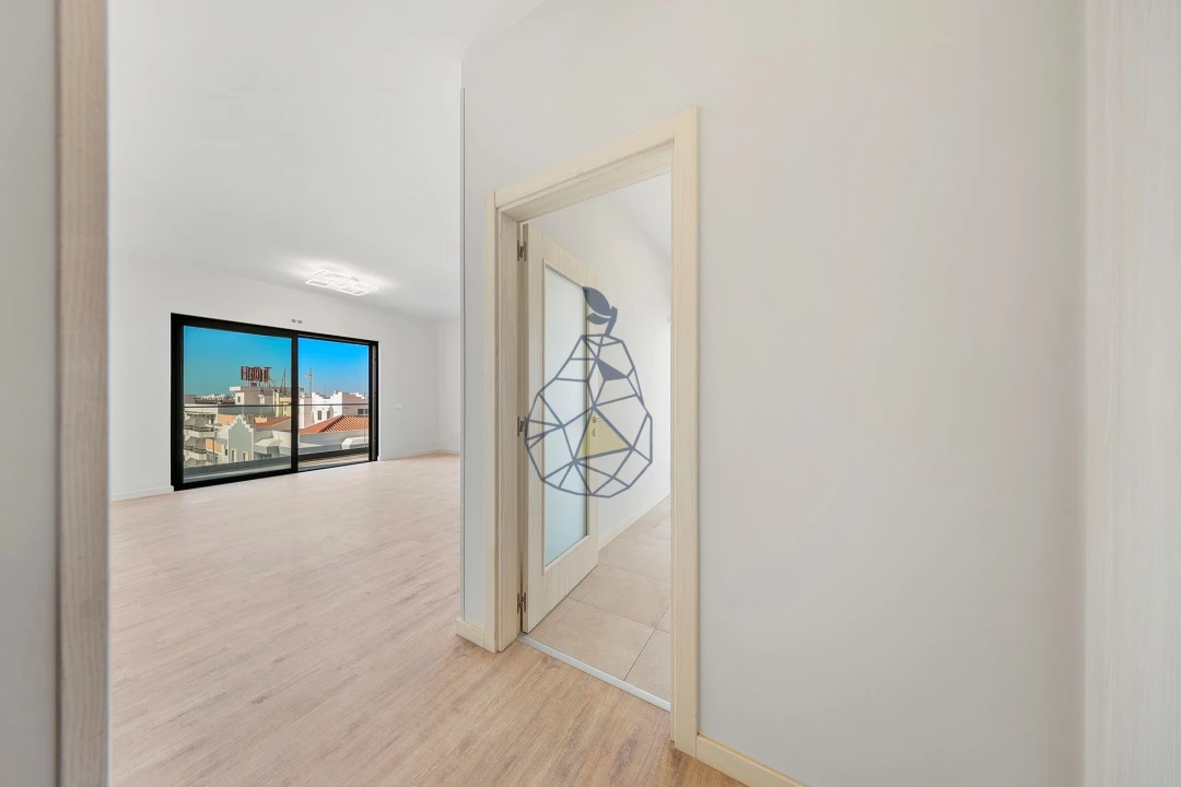 Apartamento T4 para Venda em Portimão Foto 7
