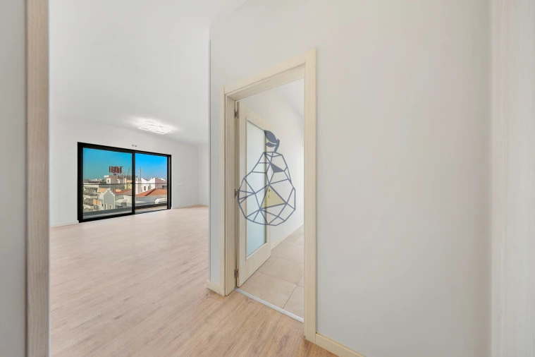 Apartamento T4 para Venda em Portimão Foto 7
