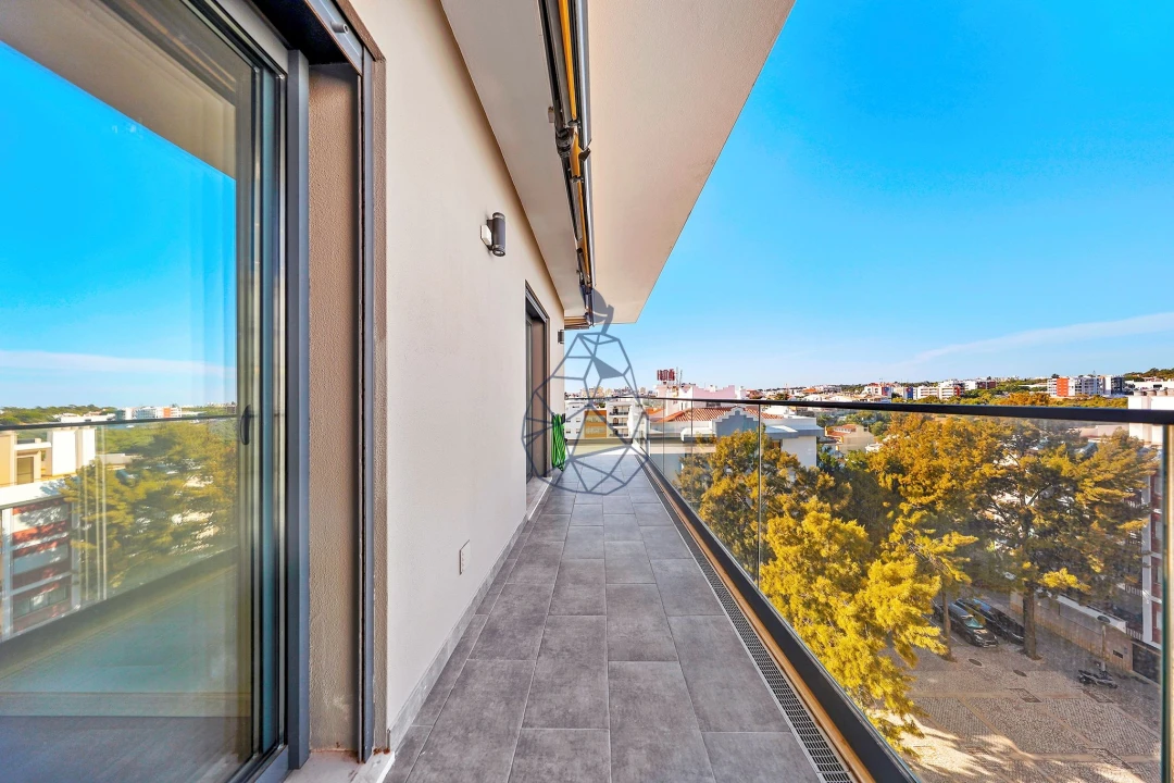Apartamento T4 para Venda em Portimão Foto 10