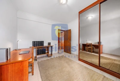 Apartamento T3 para Venda em Baixa da Banheira e Vale da Amoreira