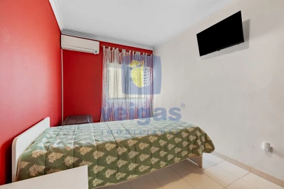 Apartamento T3 para Venda em Baixa da Banheira e Vale da Amoreira