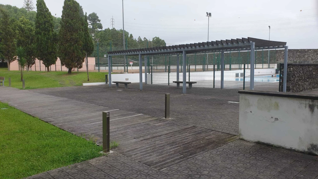 Apartamento T2 para Arrendamento em Ponta Delgada (São Sebastião) Foto 36