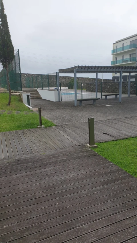 Apartamento T2 para Arrendamento em Ponta Delgada (São Sebastião)