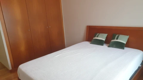 Apartamento T2 para Arrendamento em Ponta Delgada (São Sebastião)