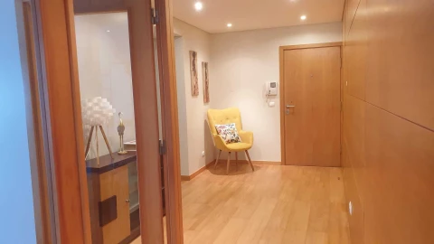 Apartamento T2 para Arrendamento em Ponta Delgada (São Sebastião)