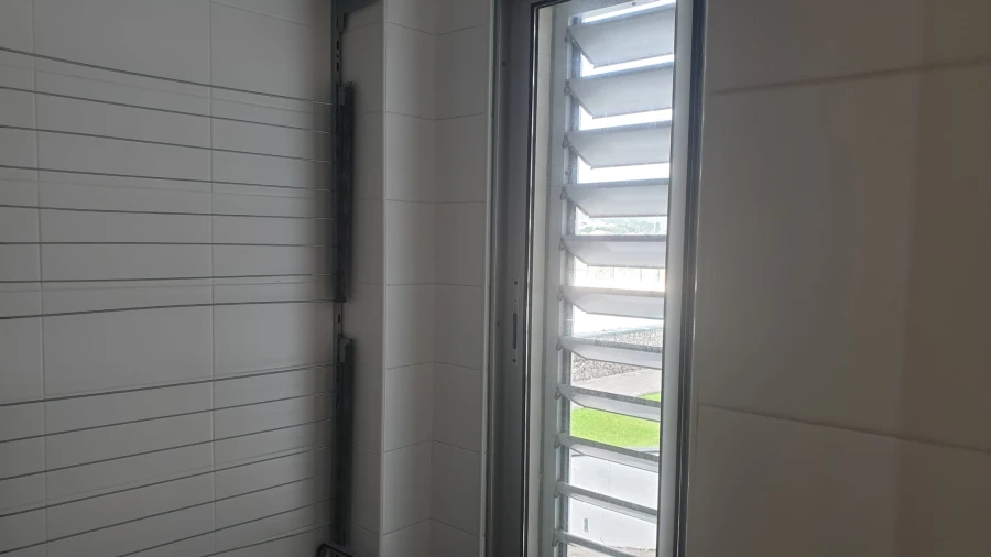 Apartamento T2 para Arrendamento em Ponta Delgada (São Sebastião) Foto 14