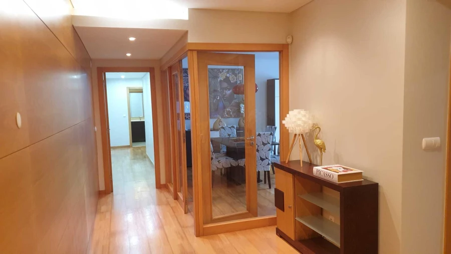 Apartamento T2 para Arrendamento em Ponta Delgada (São Sebastião) Foto 6