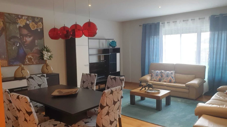 Apartamento T2 para Arrendamento em Ponta Delgada (São Sebastião) Foto 2