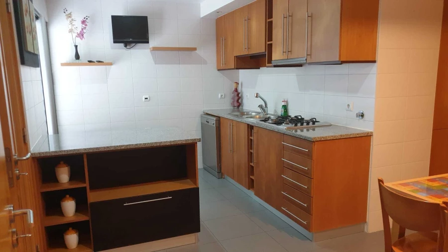 Apartamento T2 para Arrendamento em Ponta Delgada (São Sebastião) Foto 13