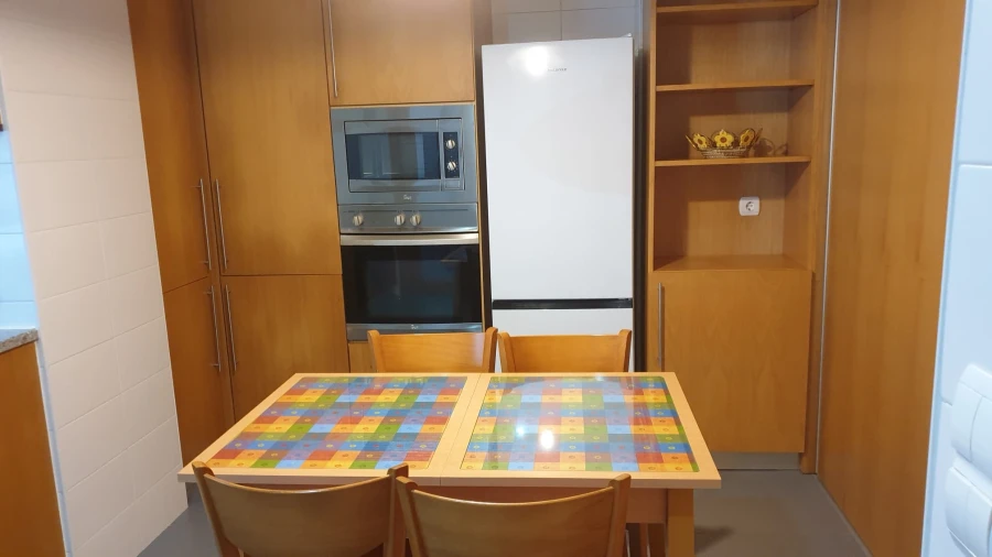 Apartamento T2 para Arrendamento em Ponta Delgada (São Sebastião) Foto 10