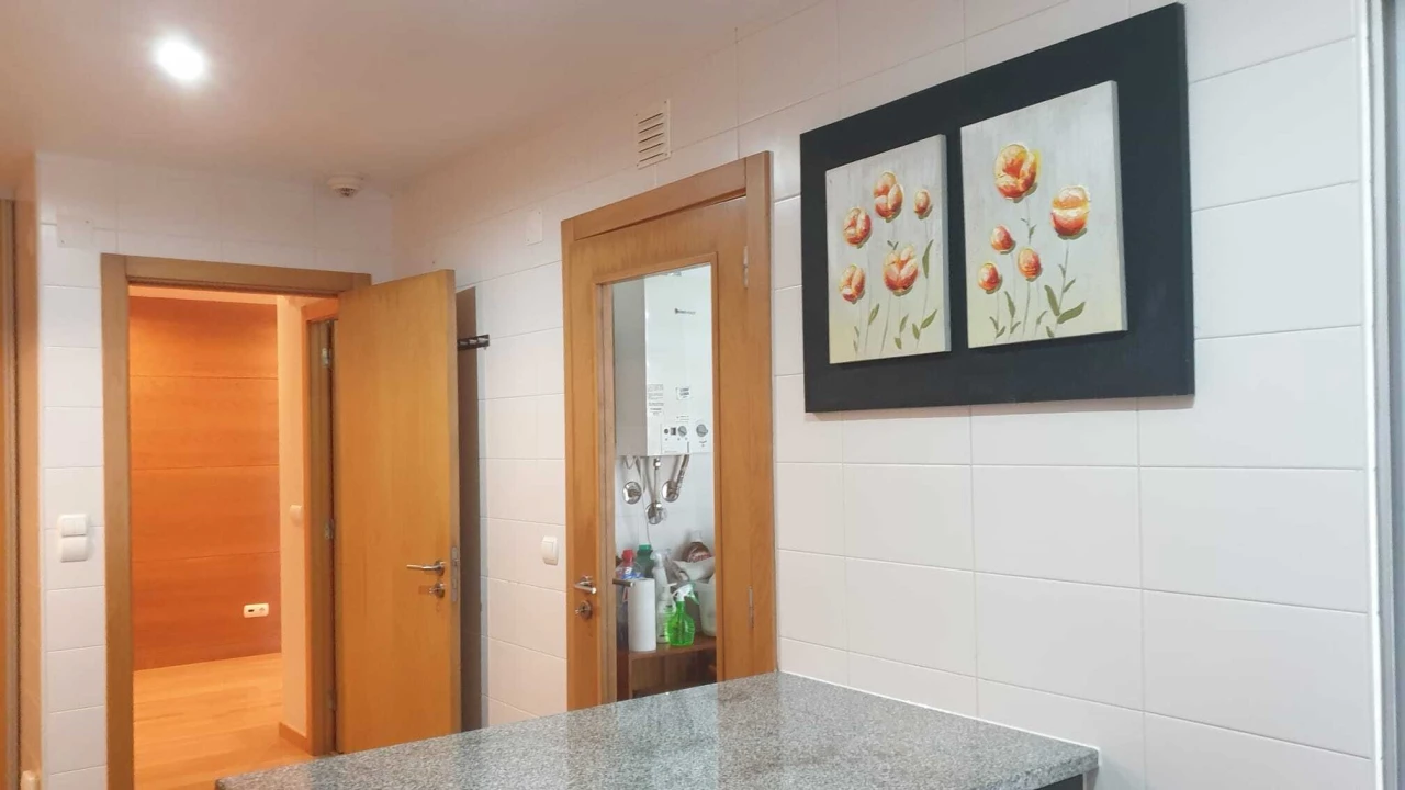 Apartamento T2 para Arrendamento em Ponta Delgada (São Sebastião) Foto 12
