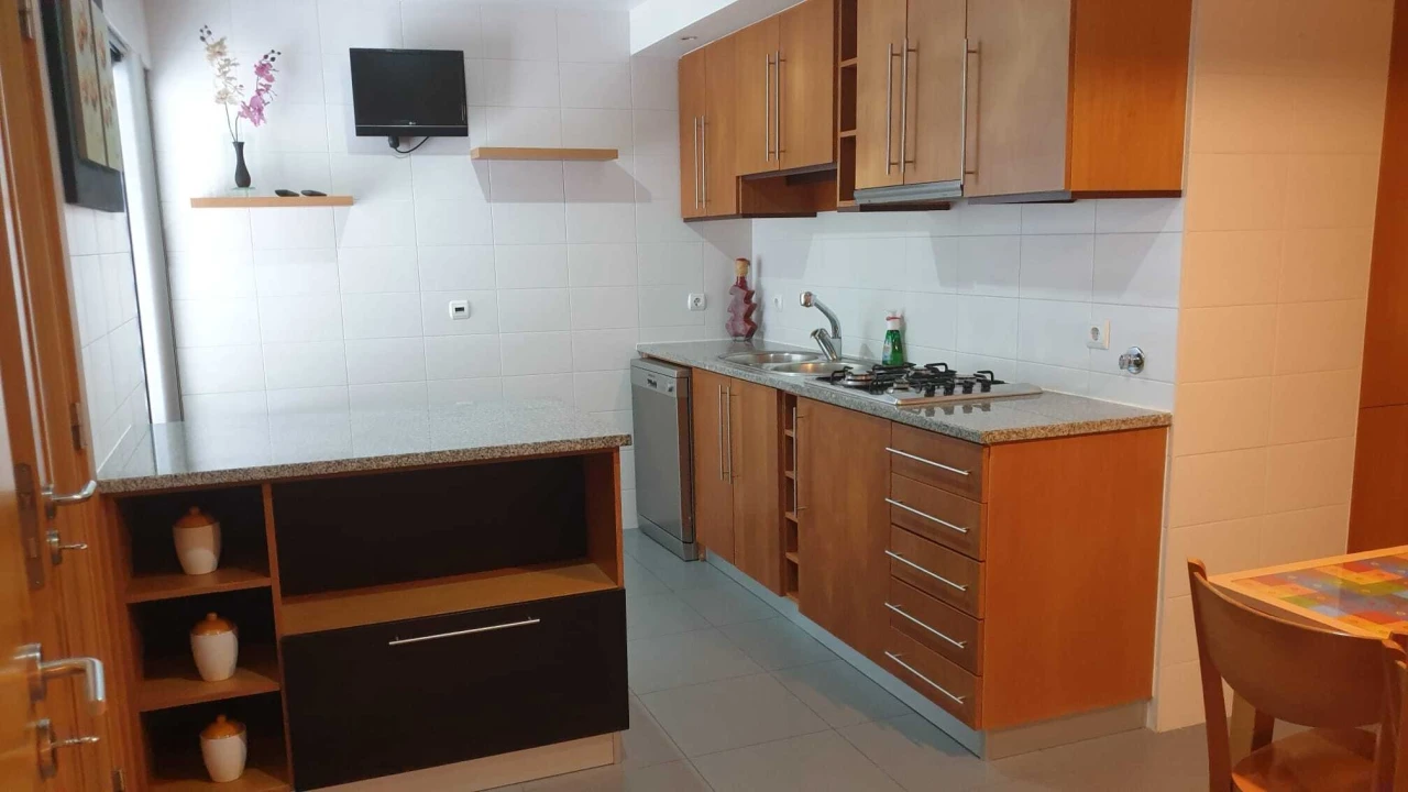 Apartamento T2 para Arrendamento em Ponta Delgada (São Sebastião) Foto 13