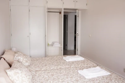 Apartamento T2 para Arrendamento em Rosto do Cão (São Roque)
