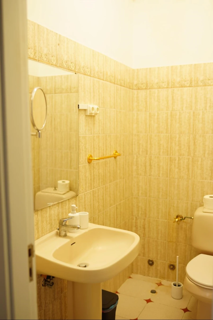 Apartamento T2 para Arrendamento em Rosto do Cão (São Roque) Foto 13