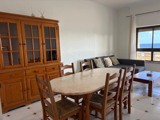 Apartamento T2 para Arrendamento em Rosto do Cão (São Roque) Foto 7