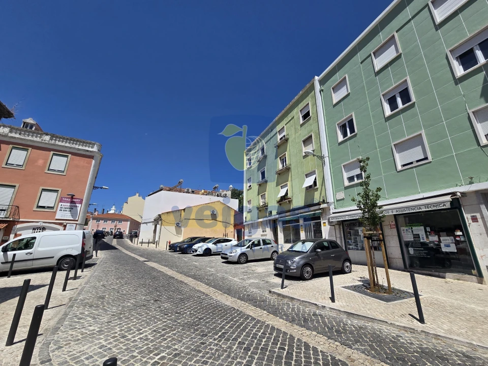 Negócio para Venda em Benfica Foto 1