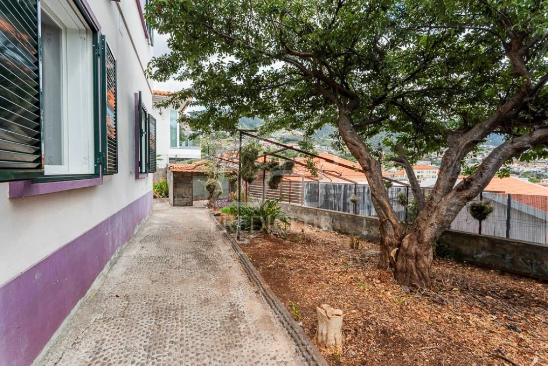 Moradia T3 para Venda em Santo Antonio Foto 2