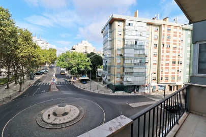 Apartamento T3 para Venda em Benfica
