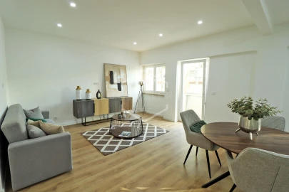 Apartamento T3 para Venda em Benfica