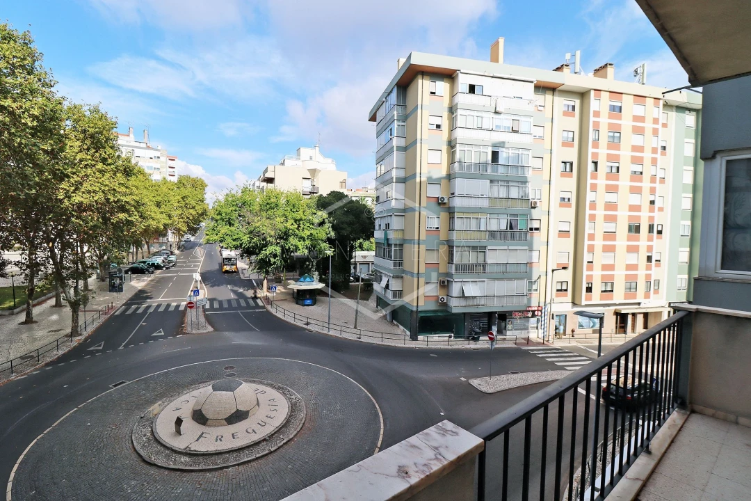 Apartamento T3 para Venda em Benfica Foto 12